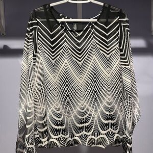 Alfani Size Medium Black and White Top with Angel Sleeves